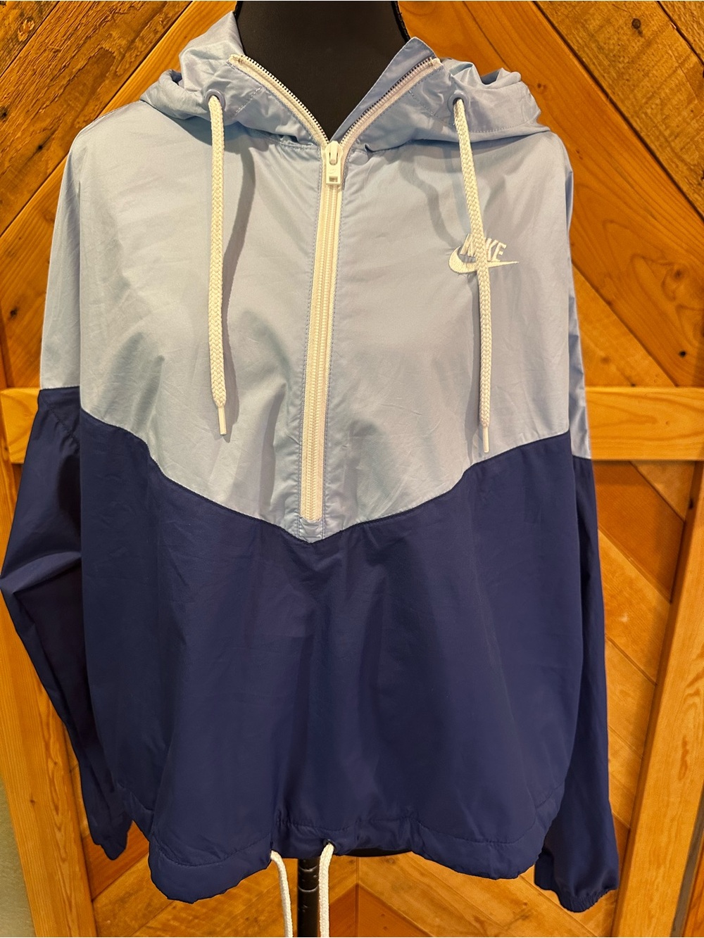 Nike Women’s Light Blue & Navy Half-Zip Windbreaker Jacket
